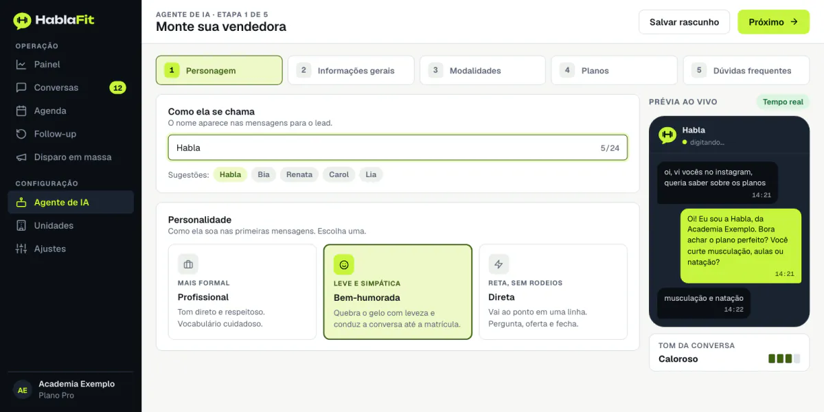 Tela de configuração do agente de IA da HablaFit, com prévia ao vivo